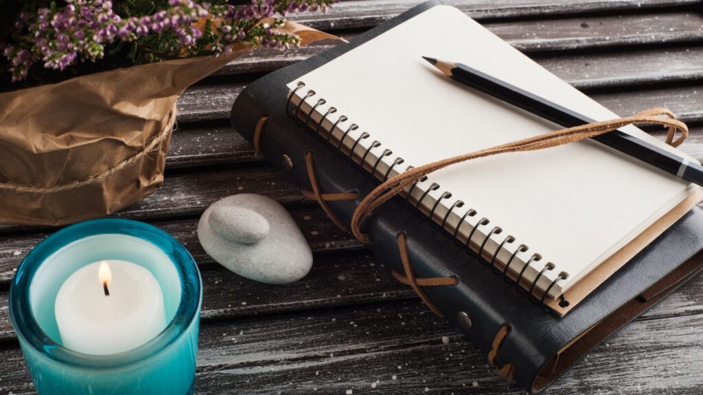 10 Journaling Prompts to Help You Understand Yourself Better