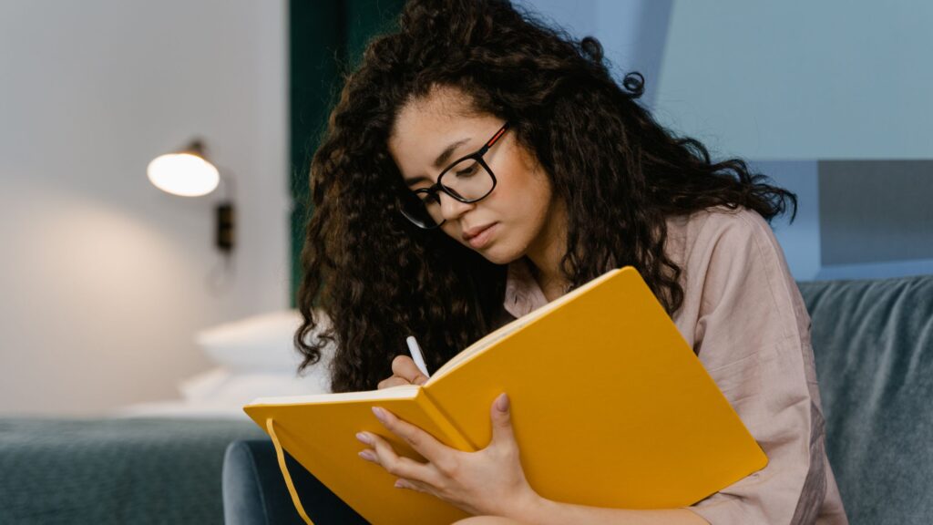 How to Create a Morning Journaling Routine for a Positive Day